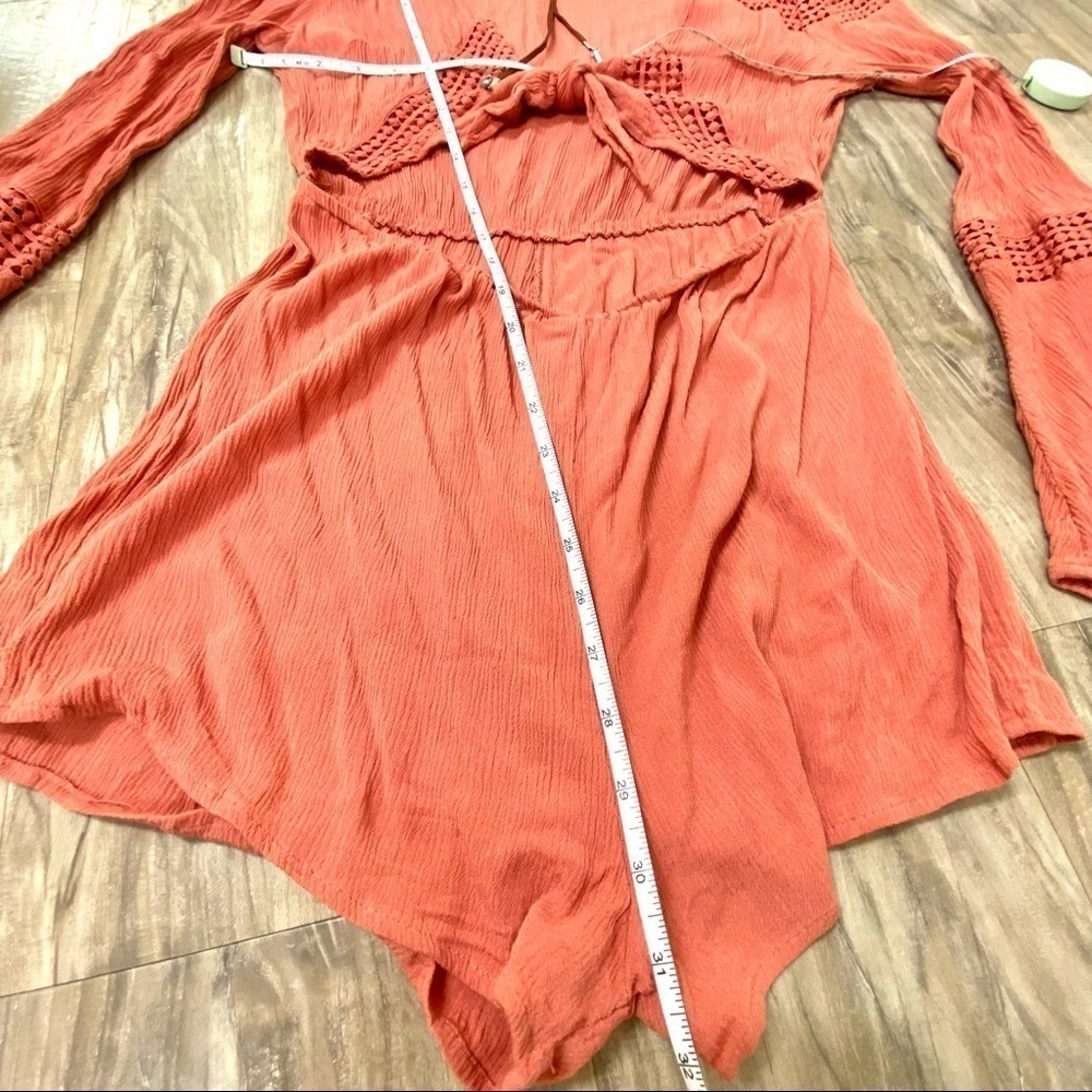Sweet Boho Gypsy crochet romper in beautiful antique rose colour w bell sleeves - Picture 12 of 13